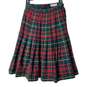 The Luckenbooth Scottish Wool Kilt in Red Size XS Red Green Plaid Holiday Winter